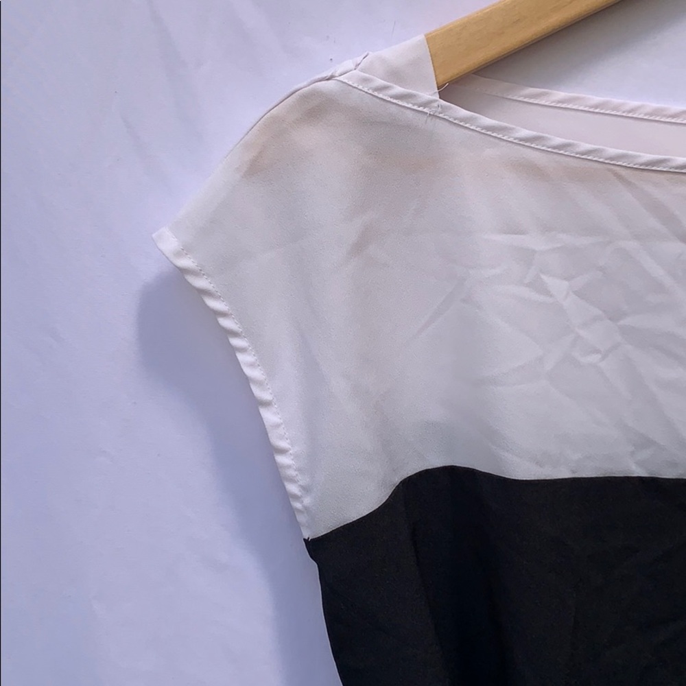 Flowy Blouse - Picture 5 of 9